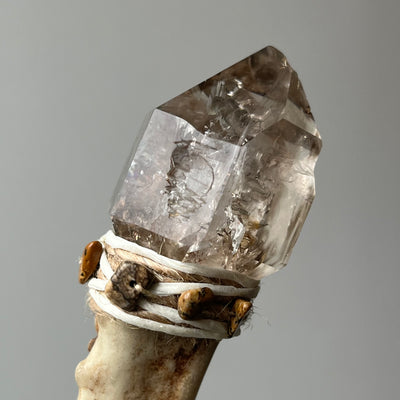 Smoky Skeletal Phantom Antler Wand – The Echo of Ancients