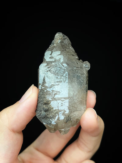 Chlorite skeletal quartz with multi-terminated tips and hollow structure from Namibia 1