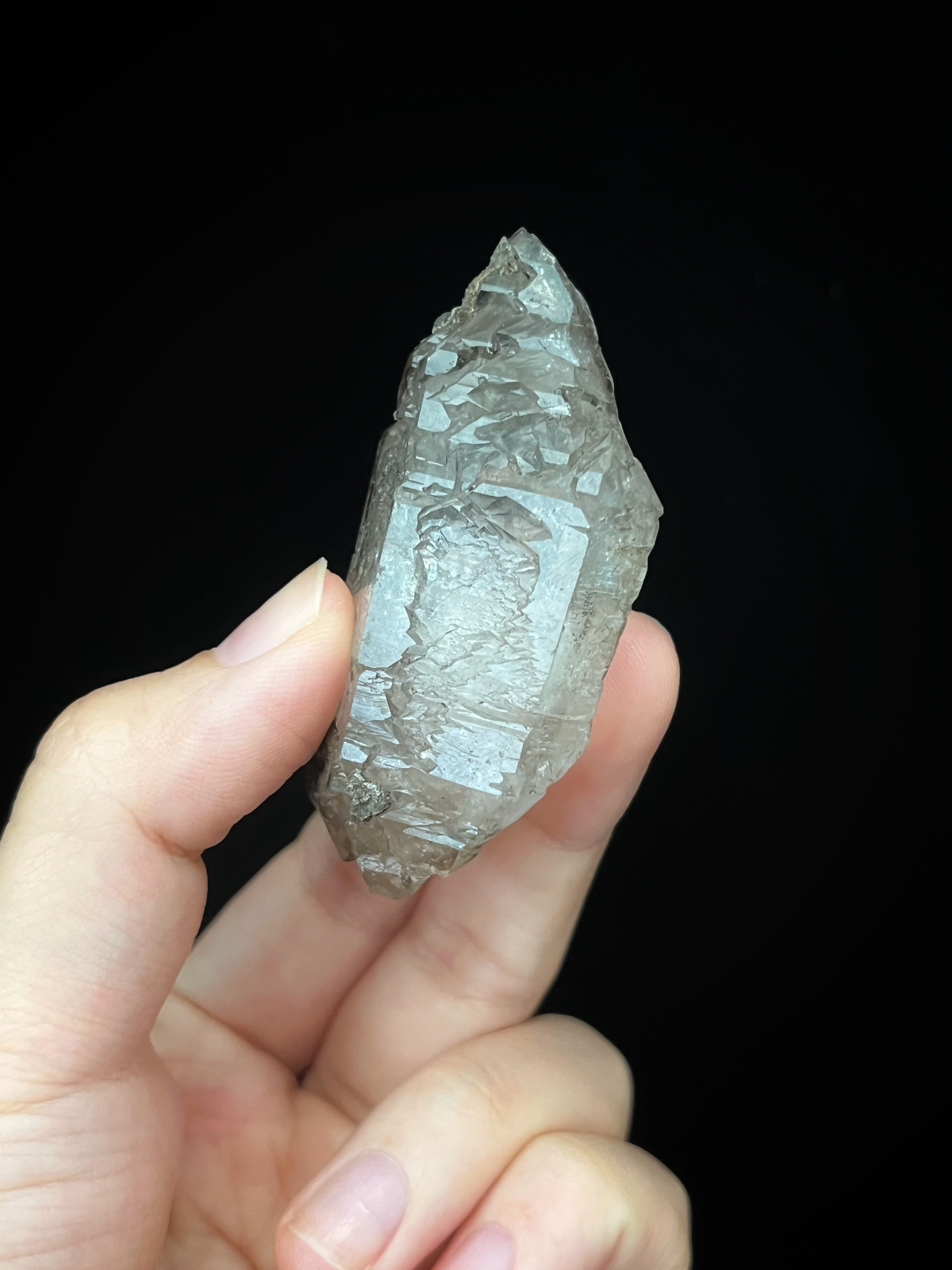Chlorite skeletal quartz with multi-terminated tips and hollow structure from Namibia 2