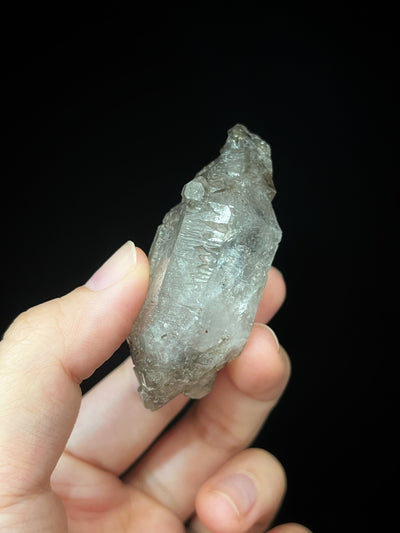 Chlorite skeletal quartz with multi-terminated tips and hollow structure from Namibia 4