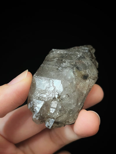 Chlorite skeletal quartz with multi-terminated tips and hollow structure from Namibia 5