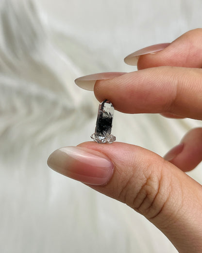 Mini Chongqing Diamond Daw Quartz crystal from China with hidden mountain inclusions and small rider crystals4