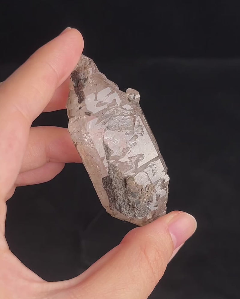chlorite-skeletal-quartz-namibia-video