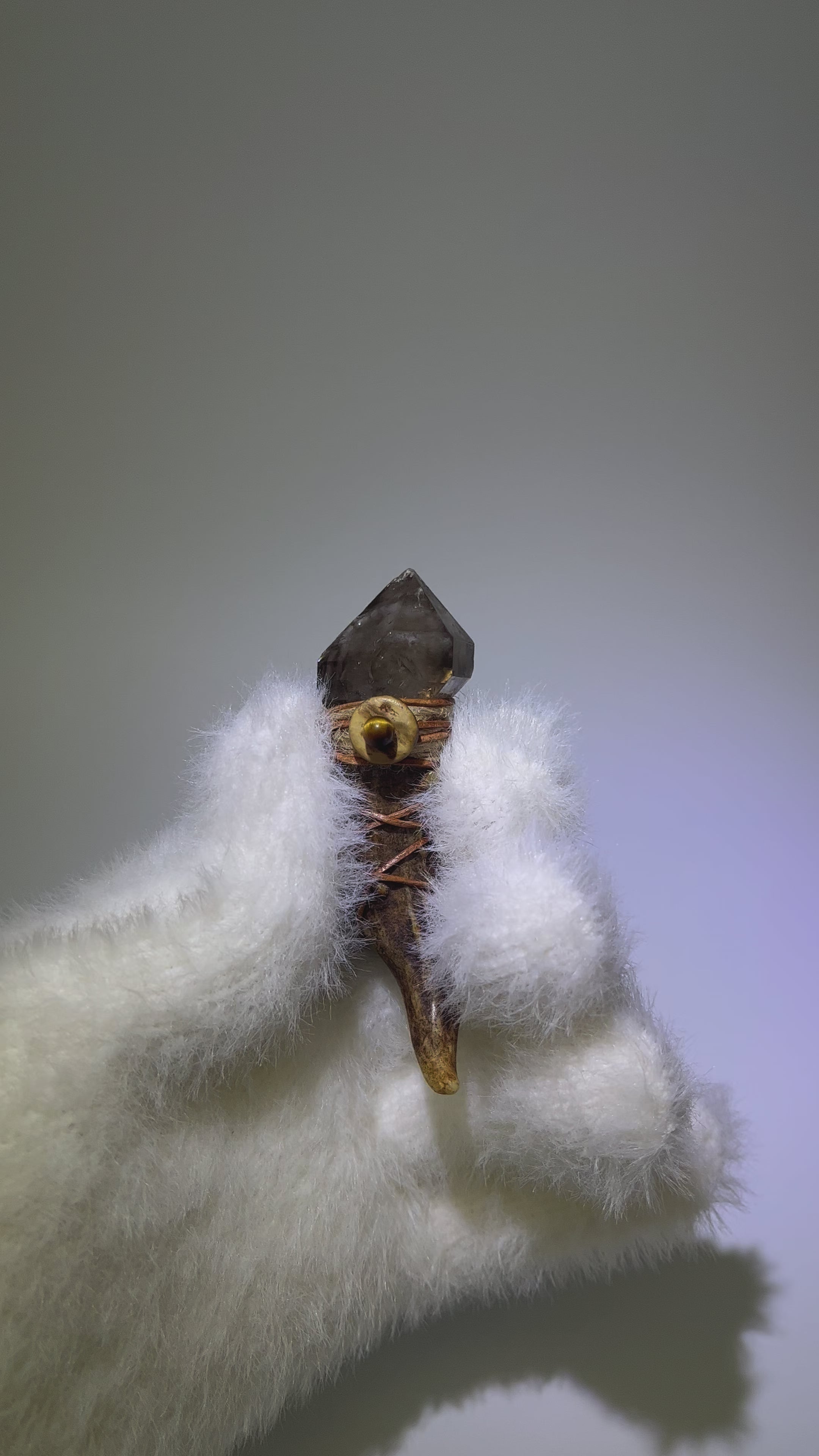 Load video: 360-degree video showcasing the crystal clarity and craftsmanship of the Seer’s Eye antler wand.