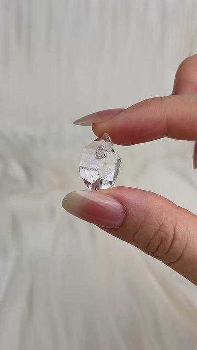 Chongqing Diamond Quartz Cluster with Calcite Inclusion and Water Clear Transparency